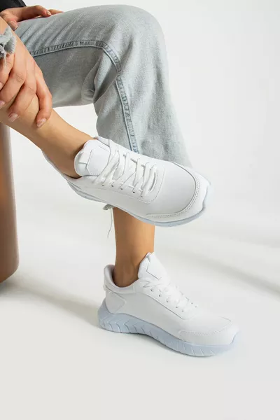 سنيكرز نسائي أبيض 3 سم ارتفاع النعل