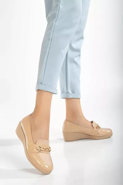 Женские мягкие каблуки телесный нюд, лакированная кожа крокодилового крокодила с принтом