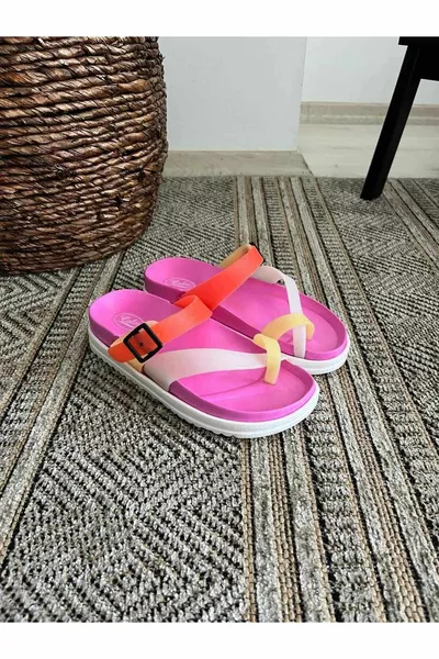 المرأة الوجه يتخبط الملونة عارضة شاطئ البحر حمام حمام النعال