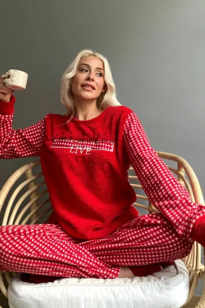 Ensemble de pyjama en peluche rouge à motifs vivants pour femmes