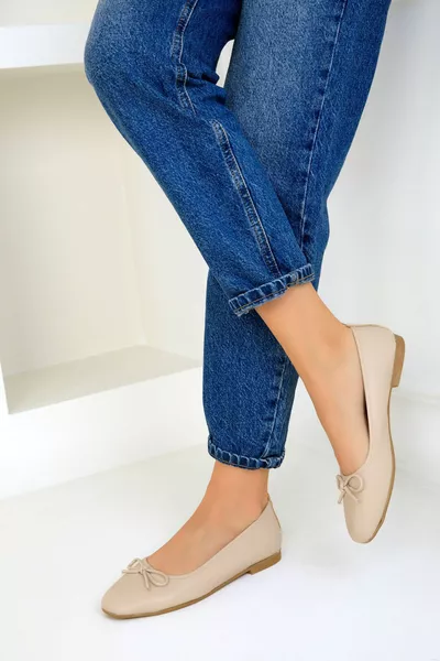 شقق باليه نسائية بيج 