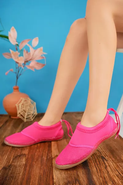 CHAUSSURES DE BAIN À SEMELLES ÉPAISSES