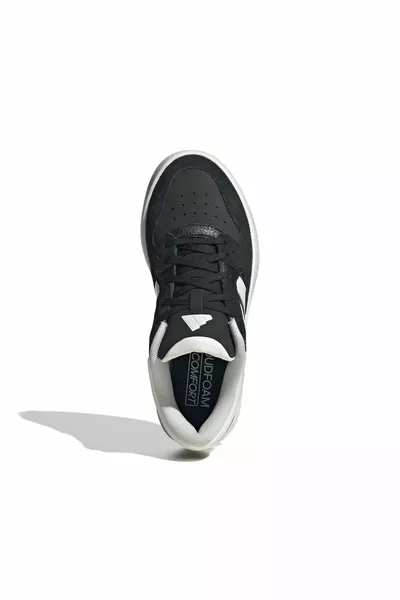 كورت  حذاء رياضي نسائي