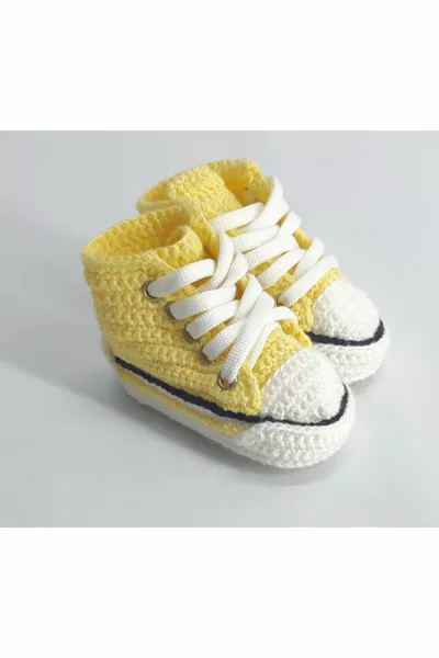 Chaussons pour bébé tricotés à la main avec base de tricot