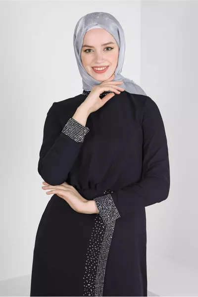 ABENDKLEID AUS STEINBESTICKTEM CHIFFON 