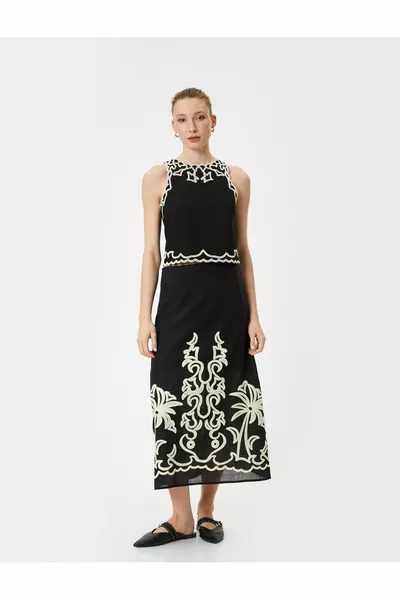 تنورة ميدي تطريز مفصلة الخصر العادي