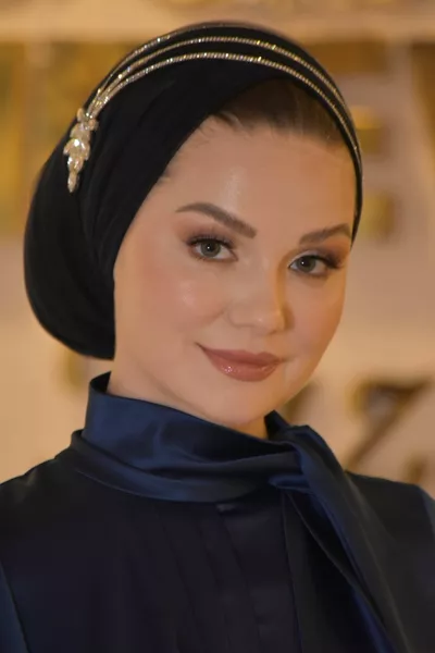 عفراء الأزرق الداكن مساء اللباس