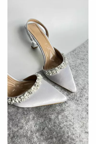 Silver satin 6 cm heeled stone shoes 