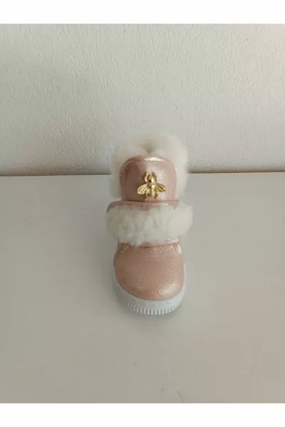 Детские сапоги из перьев