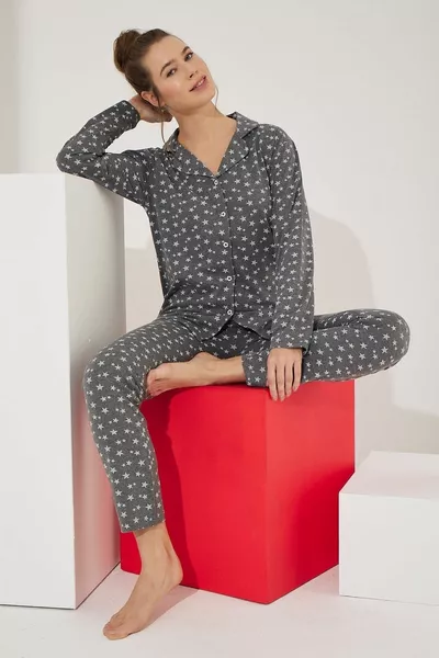 Комплект памучни пижами с копчета