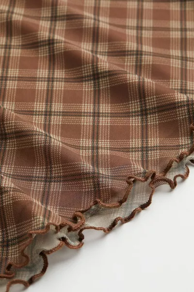 تنورة شبكية صغيرة