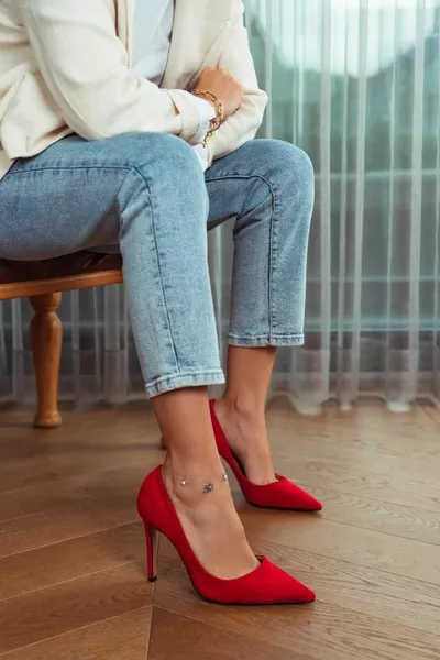 Vanessa Stiletto Femme en daim rouge à bout pointu