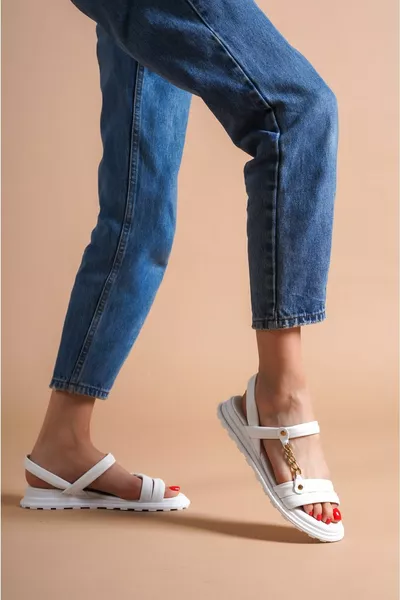 Sandali bianchi in vera pelle con dettaglio oro alla caviglia