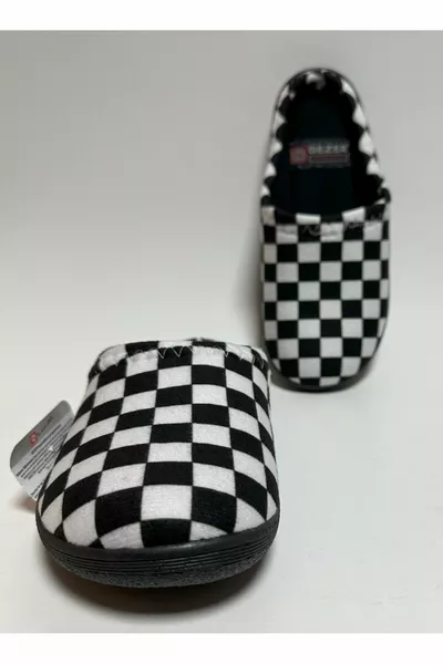 منزل شتوي للجنسين ونعال للضيوف