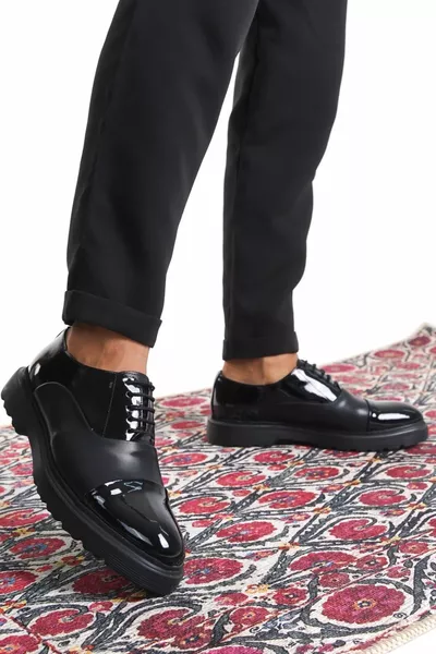 براءات الاختراع الجلود الكلاسيكية عالية الأحذية الوحيدة مناسبة لفساتين السهرة والبدلات