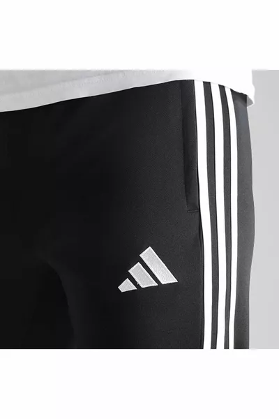 Schwarze Jogginghose für Herren, die für den täglichen Gebrauch und das Training geeignet ist