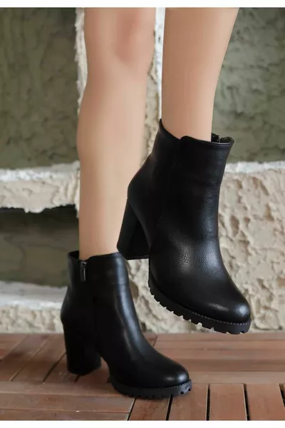 Eenvoudige korte laarzen voor dagelijks gebruik voor dames