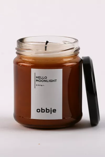 Bougie en pot en verre ambré parfumée à la vanille et à la guimauve