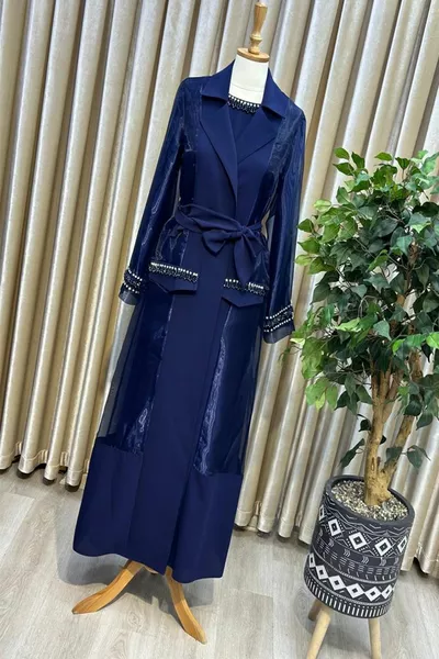 Organisiertes und steindetailliertes Hijab-Kleid aus Kreppstoff Stilvolles Doppel-Abaya-Kleid