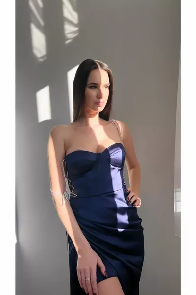 Abendkleid aus Stein, Herzausschnitt, langes Abendkleid aus marineblauem Satin, Abendkleid aus Stein mit Korsett-Detail mit Seitenschlitz