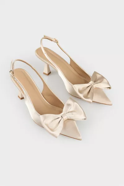 كعب نسائي بيج