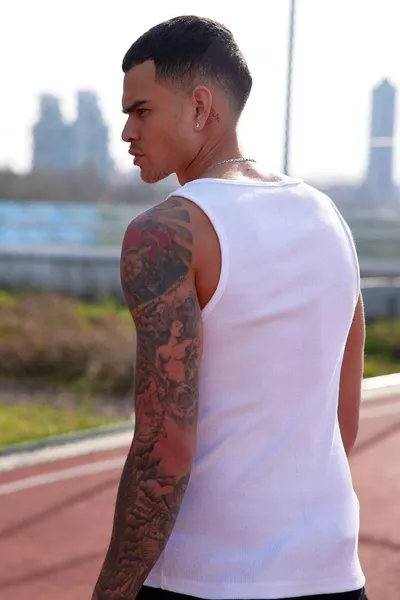 Мужская майка без рукавов облегающая тонкая летняя