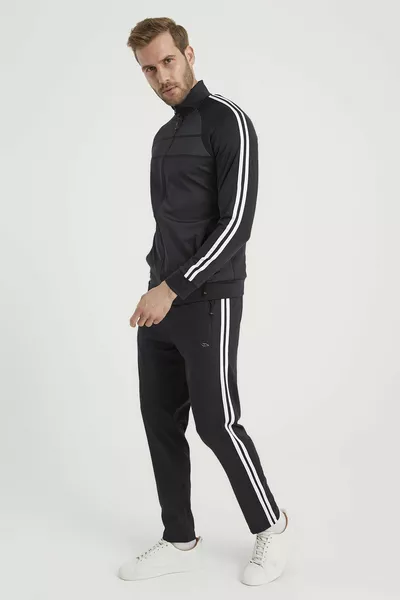 بدلة رياضية رجالية سوداء من قماش الغوص مع خطوط جانبية للصالات الرياضية  سوداء