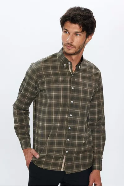 Erkek Regular Fit Klasik Kesim Pamuklu Ekoseli Haki Düğmeli Yaka Gömlek