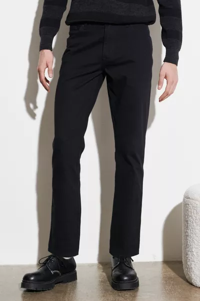 بنطال رجالي أسود قطني مرن بقصة مستقيمة وخصر عادي وساق ضيقة