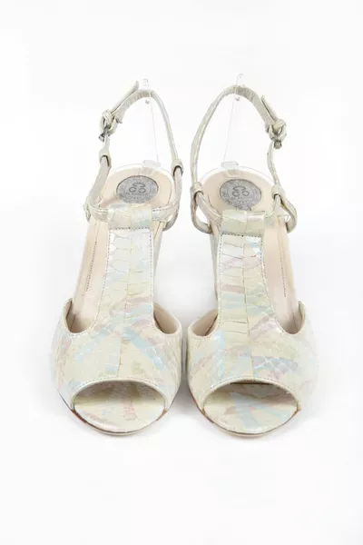 Перламутрово-бежевая змея