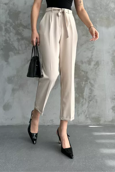 Damen Schmales Bein Plissee Gürtel Saisonale Stoffhose Creme