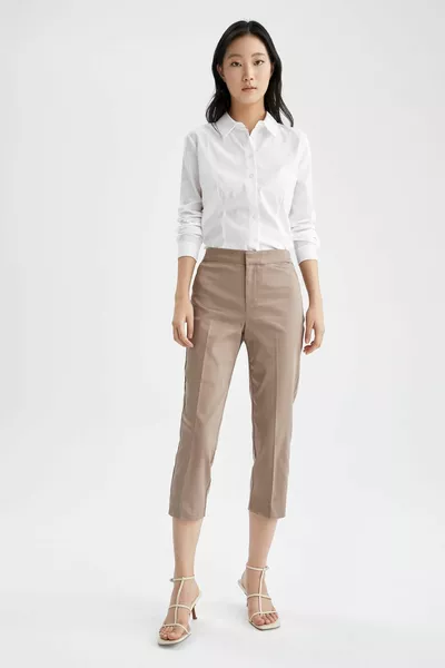 Вталена основна риза с дълъг ръкав