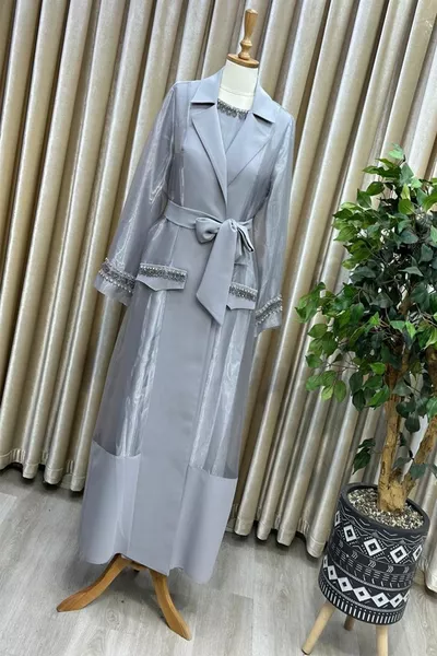 Двойна вечерна рокля от креп плат хиджаб с организирани и каменни детайли