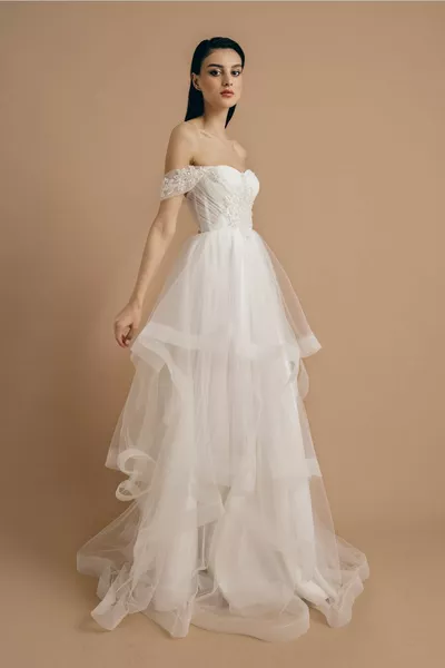 White Grain Skirt Draped and Embroidered Lace Detailed Tulle Evening Dress & Wedding Dress