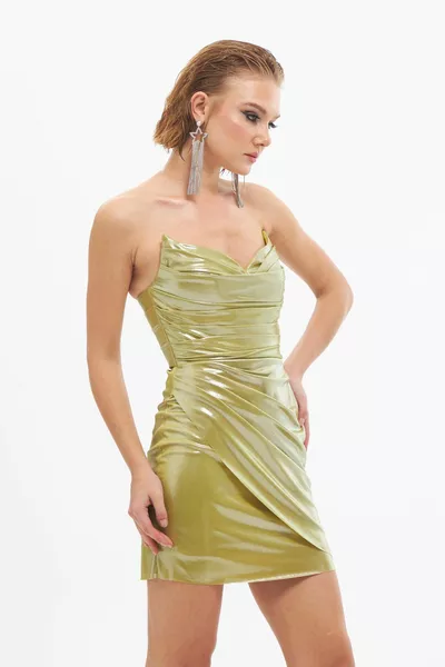 Robe de soirée courte sans bretelles en maille brillante vert pistache