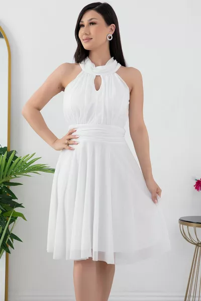  C فستان تول لامع الرقبة