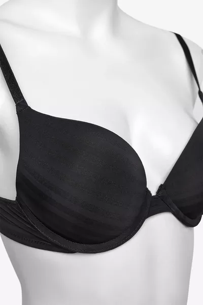 حمالة صدر أساسية سوداء Intense Extra Push Up