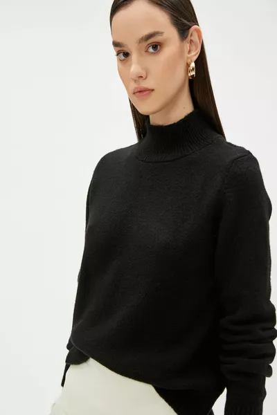 Pull noir pour femme