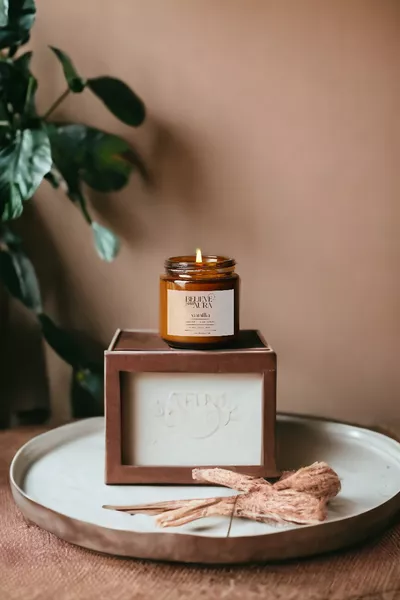 Bougie Parfumée à la Vanille - Cire de Soja % Naturelle Pot Ambré Bougie d’Aromathérapie -  cc