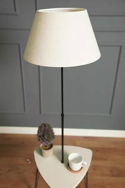 Осмеан Декоративен Метален Подов Нощен Лампион с Маса Дърво Пясъчен Беж 