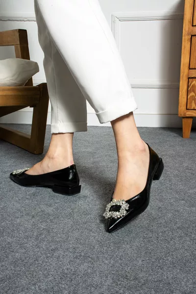Boucle Brillante Femme Bout Pointu Cuir Verni Froissé Ballerines Noires Paris
