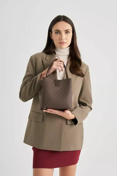 Женская сумка на руку и плечо с рисунком