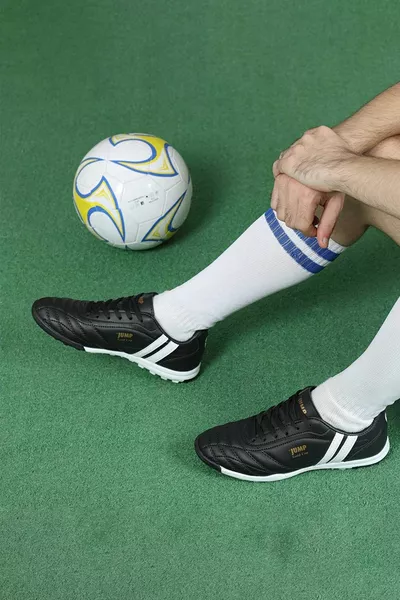  Men's Black and White Astroturf Football Shoes /