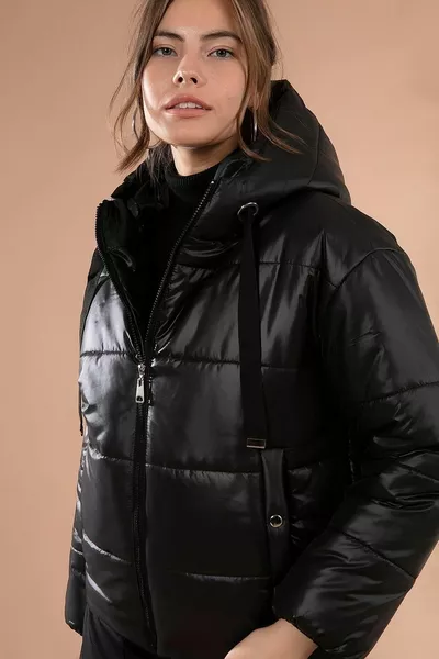 Doudoune à capuche zippée pour femme 