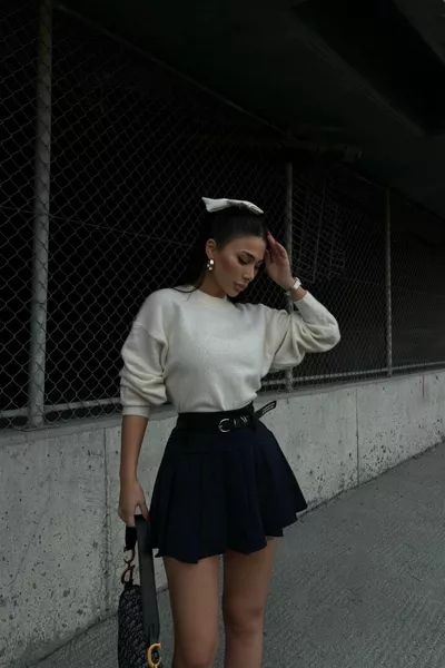 Женская темно-синяя плиссированная короткая юбка 