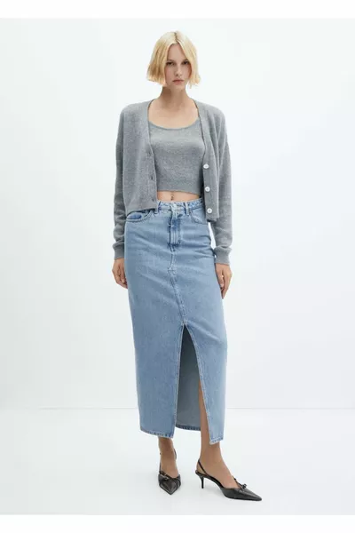 تنورة دنيم بشقوق