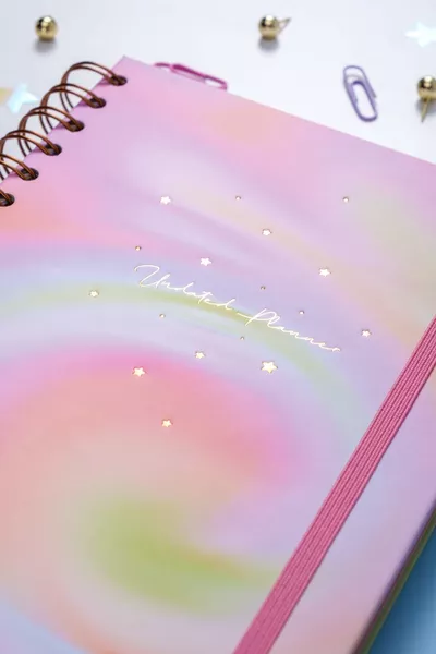  Спирален Цветен Планер с Безсрочен Дизайн, Мотивационни Страници, Абстрактен