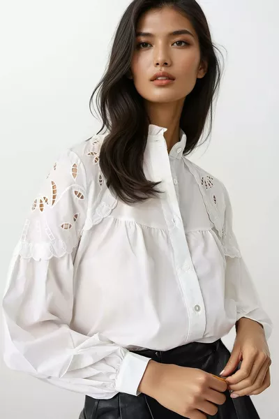 Chemise Premium Femme Col Jugulaire Blanc avec Détails en Dentelle 