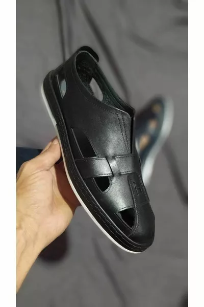 صندل رجالي صيفي أسود من الجلد الطبيعي داخلي وخارجي