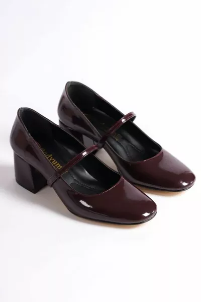 "VARGAS" Burgundy Patent Leather Closed Round Toe 5 cm Thick Heel